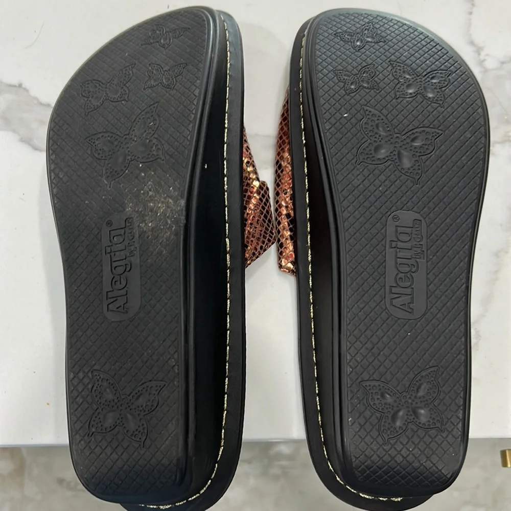 Alegria Fiona Copper Snake‎ Skin Wedge Sandals. Size 41 (10)